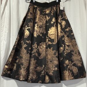 Beautiful and new  skirt with label